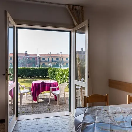 Apartment House With Garden And Pool In
